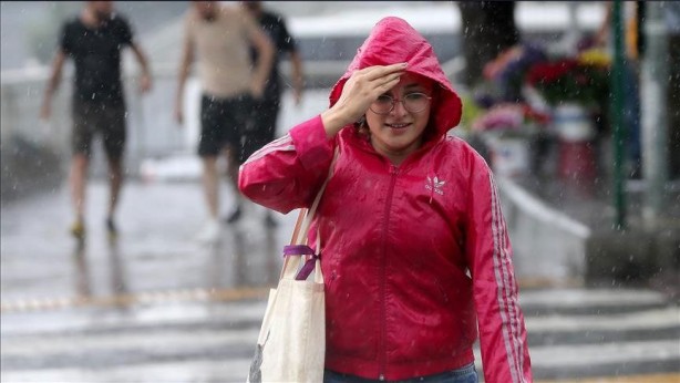 Foto - İstanbul'u 'Oraj' vuracak! Meteoroloji ve AKOM'dan kar yağışı uyarısı; sıcaklıklar resmen çakılacak