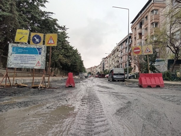 Foto - İstanbul’u yönetemeyenler Türkiye’ye talip! Cumhurbaşkanı yardımcısı olacağına çamuru kaldır