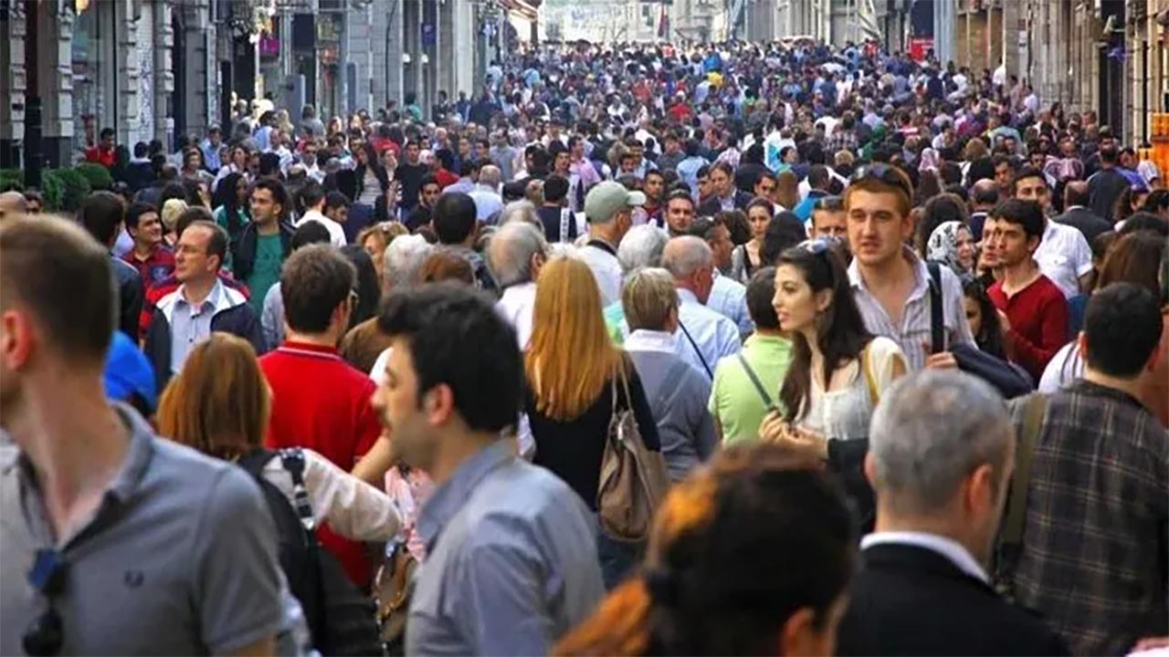 İstanbul'un 39 ilçesinde dikkat çeken rapor! Her 5 haneden birinde tek kişi yaşıyor