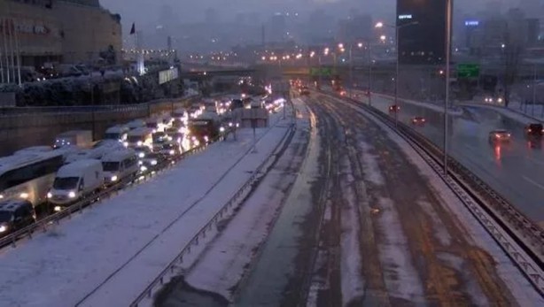 Foto - İstanbul'un karla imtihanı devam ediyor 