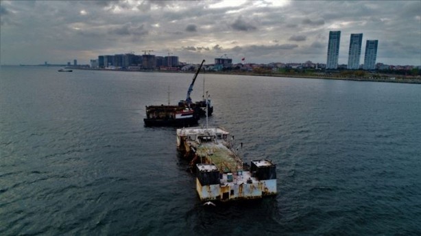 Foto - İstanbul'un marmara sahilindeki hayalet gemi artık parçalarına ayrılıyor