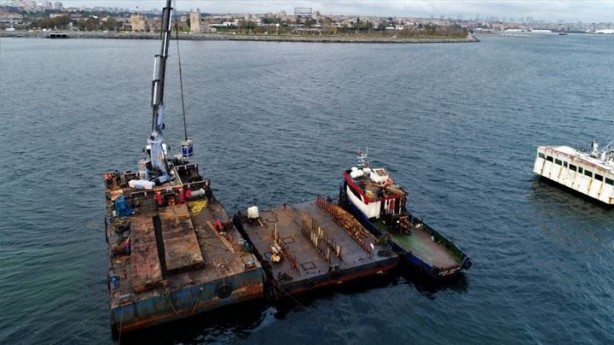 Foto - İstanbul'un marmara sahilindeki hayalet gemi artık parçalarına ayrılıyor