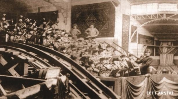 Foto - İstanbul'un nostaljik ulaşım araçları