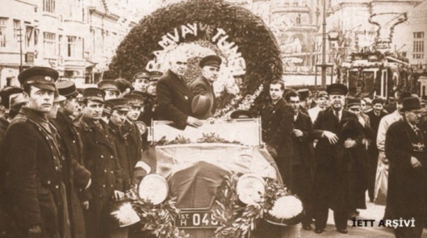 Foto - İstanbul'un nostaljik ulaşım araçları
