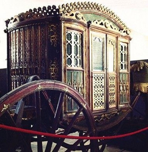 Foto - İstanbul'un nostaljik ulaşım araçları