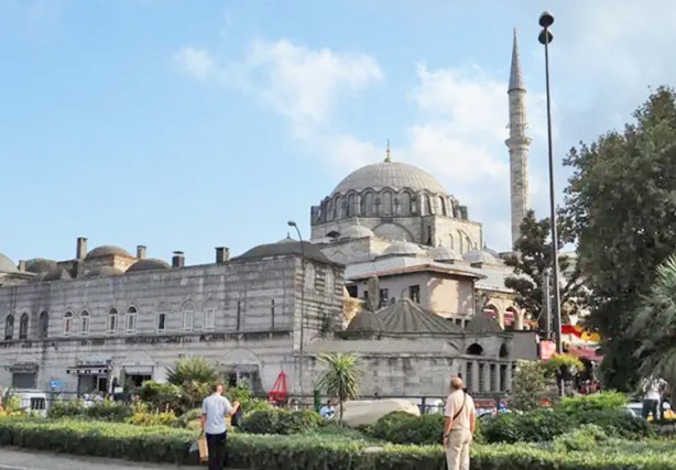 Foto - İstanbul’un önemli camilerinden bazılarını sizler için derledik: Peki sizin tercihiniz neresi? ‘Bayram Namazı’nı hangi camide kılmalı?