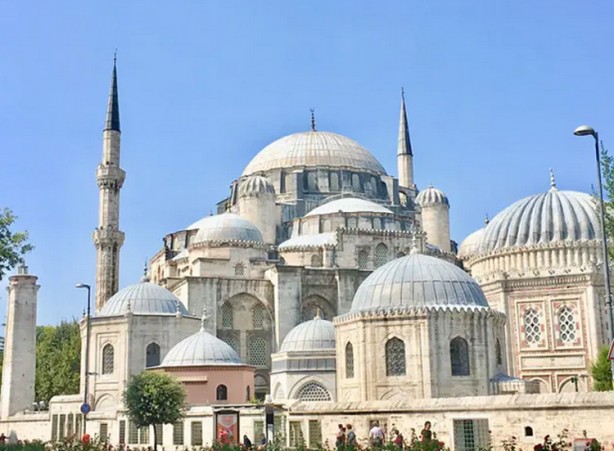 Foto - İstanbul’un önemli camilerinden bazılarını sizler için derledik: Peki sizin tercihiniz neresi? ‘Bayram Namazı’nı hangi camide kılmalı?