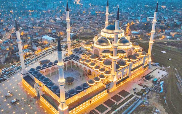 Foto - İstanbul’un önemli camilerinden bazılarını sizler için derledik: Peki sizin tercihiniz neresi? ‘Bayram Namazı’nı hangi camide kılmalı?