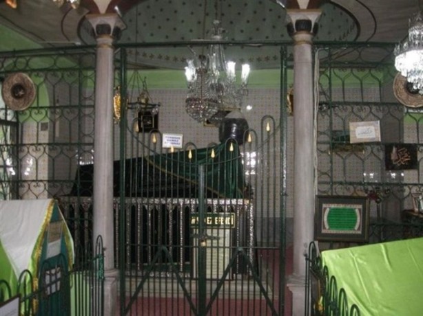 Foto - İstanbul'un yatır ve türbeleri