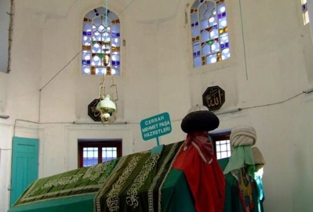 Foto - İstanbul'un yatır ve türbeleri