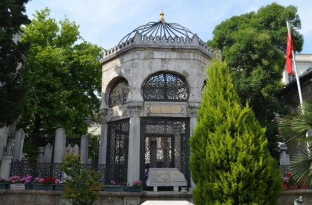 Foto - İstanbul'un yatır ve türbeleri