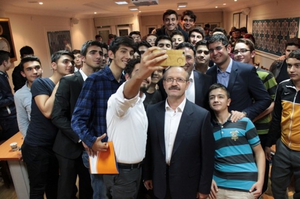 Foto - İşte Ak Parti MYK'sının renkli ismi