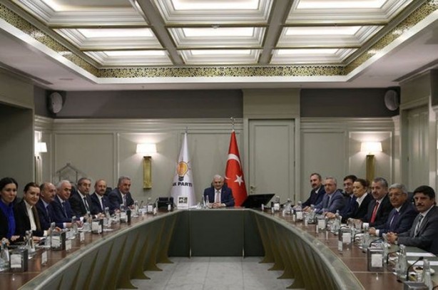 Foto - İşte Ak Parti MYK'sının renkli ismi
