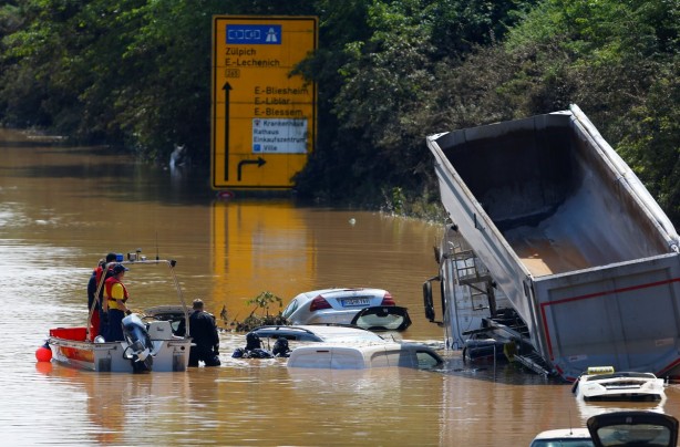 Foto - İşte Almanya'nın son hali... Felakete böyle uyandılar