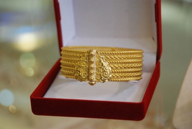 Foto - İşte araba fiyatına satılan bilezik