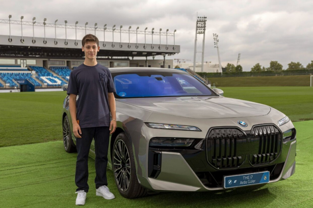 Foto - İşte Arda Güler'in yeni arabası! Fiyatı dudak uçuklattı