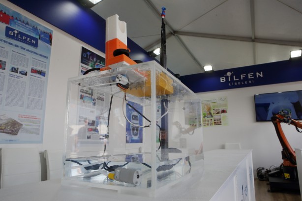 Foto - İşte böyle çocuklar! Liseli gençlerden bomba icat