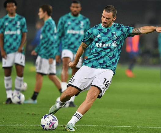 İşte bu hiç beklenmiyordu: Durdu durdu turnayı gözünden vuracak...