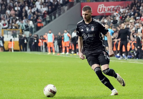 İşte bu hiç beklenmiyordu! Fernando Santos kararını verdi: Herkesin gözü kulağı derbi öncesi bu haberdeydi…