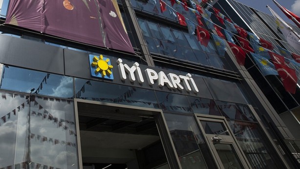 Foto - İşte bu hiç beklenmiyordu! İYİ Parti’de çok üst düzey istifa! Meral Akşener resmen çılgına dönecek 