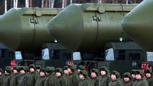 Foto - İşte bu hiç hesapta yoktu! Kıyamet füzesi ateşlenmek üzere sığınaktan çıkarıldı