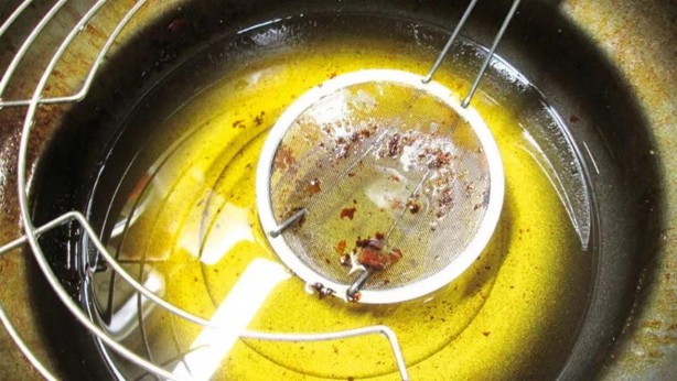 Foto - İşte buna şapka çıkarılır! Atık yağı toplayıp getirene deterjan verilecek