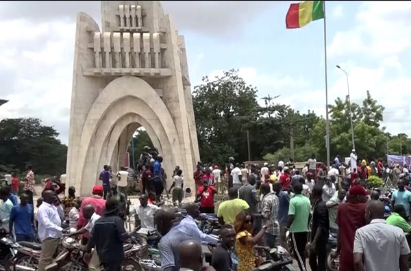 Foto - Darbe girişiminden ilk görüntüler! Mali'de son durum