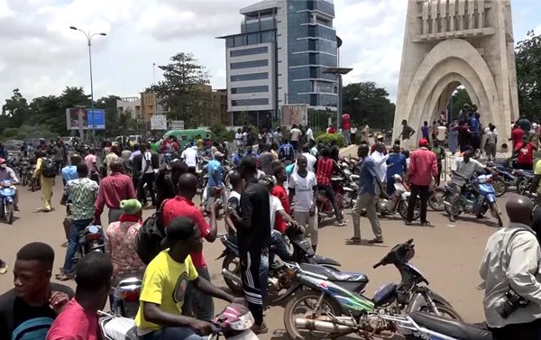 Foto - Darbe girişiminden ilk görüntüler! Mali'de son durum