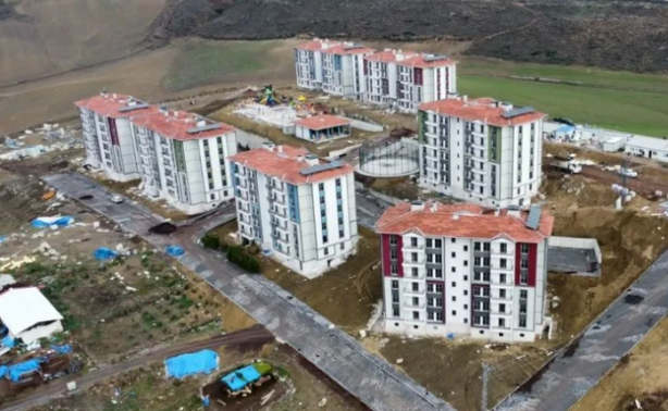 Foto - İşte depremzedelerin yeni yuvaları! 'Rantsal dönüşüm' diyen utanmazlara gelsin