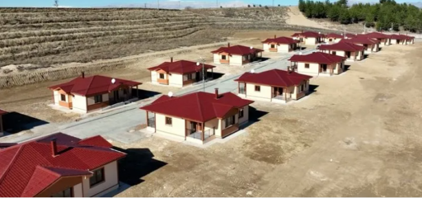 Foto - İşte depremzedelerin yeni yuvaları! 'Rantsal dönüşüm' diyen utanmazlara gelsin