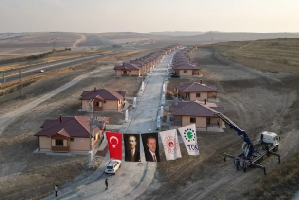 Foto - İşte depremzedelerin yeni yuvaları! 'Rantsal dönüşüm' diyen utanmazlara gelsin