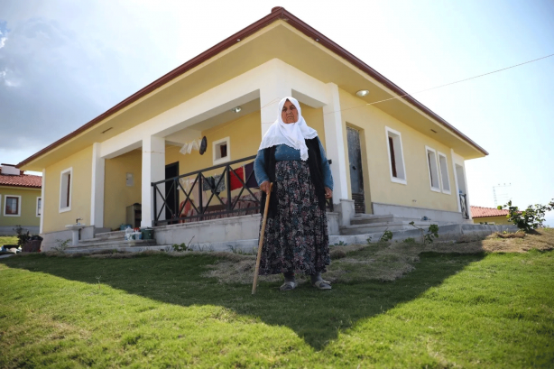 Foto - İşte devletin gücü! Naime nine: "Cumhurbaşkanım beni yıkılan evimden aldı, saraya yerleştirdi"