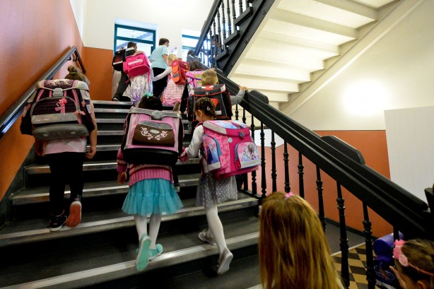 Foto - İşte doğru formül! Ağır çantalarda büyük tehlike