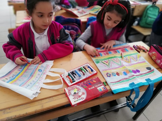 Foto - İşte doğru formül! Ağır çantalarda büyük tehlike