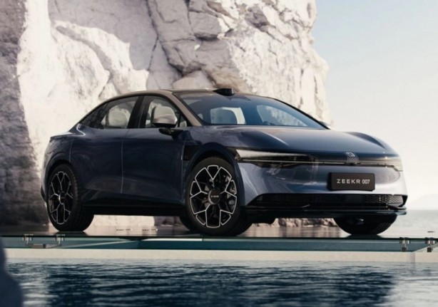 Foto - İşte dünyanın en hızlı şarj olan otomobili: Sadece 10 dakika sürüyor!