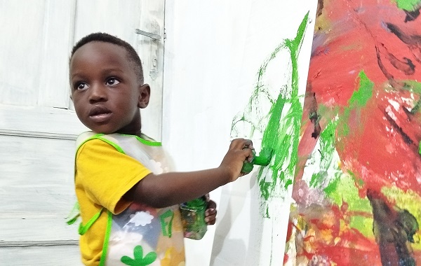 İşte dünyanın en küçük ressamı