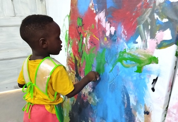 Foto - İşte dünyanın en küçük ressamı