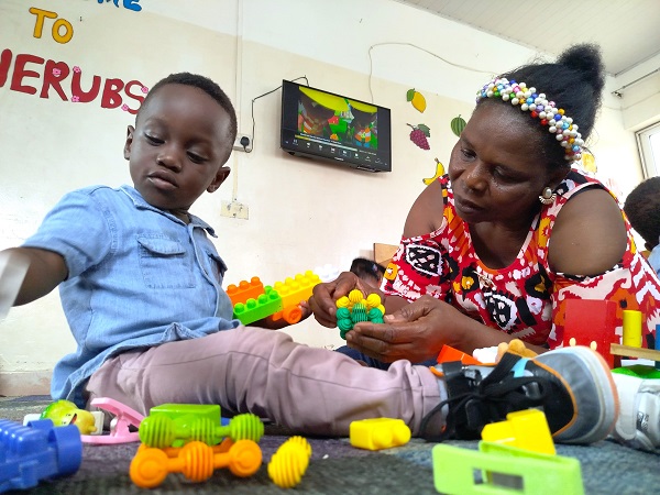 Foto - İşte dünyanın en küçük ressamı