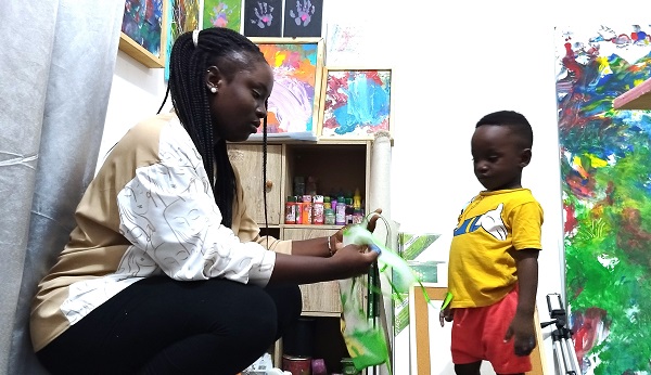 Foto - İşte dünyanın en küçük ressamı