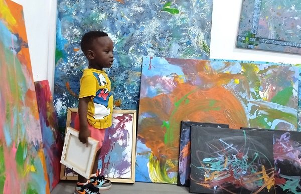 Foto - İşte dünyanın en küçük ressamı