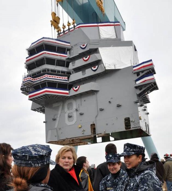 Foto - İşte dünyanın en pahalı uçak gemisi
