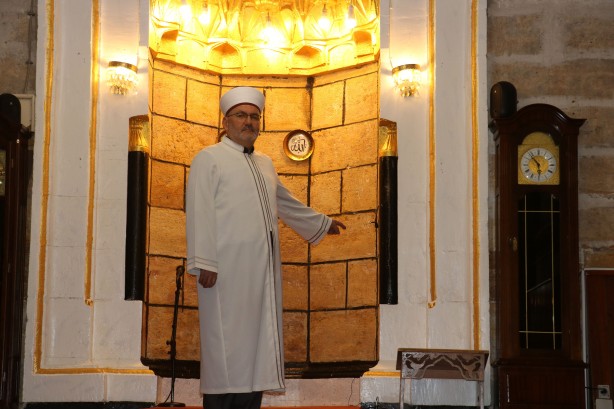 İşte ecdat mühendisliği! Asrın felaketinde 8 asırlık cami milim oynamadı