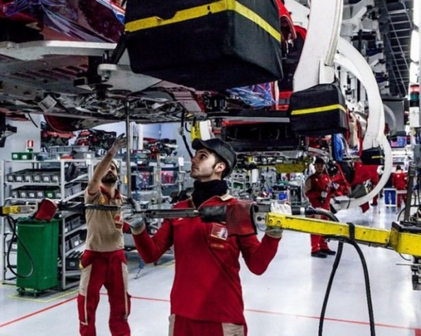 Foto - İşte efsane araba Ferrari'nin üretimi 