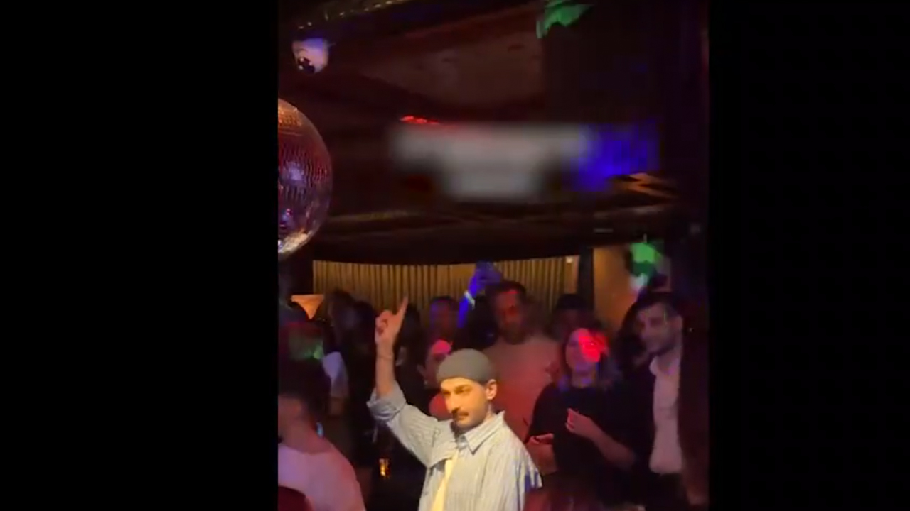 İşte Ekrem’in kendini emanet ettiği topluluk! Gece kulübünde Ekrem İmamoğlu'nun sesiyle dans ettiler