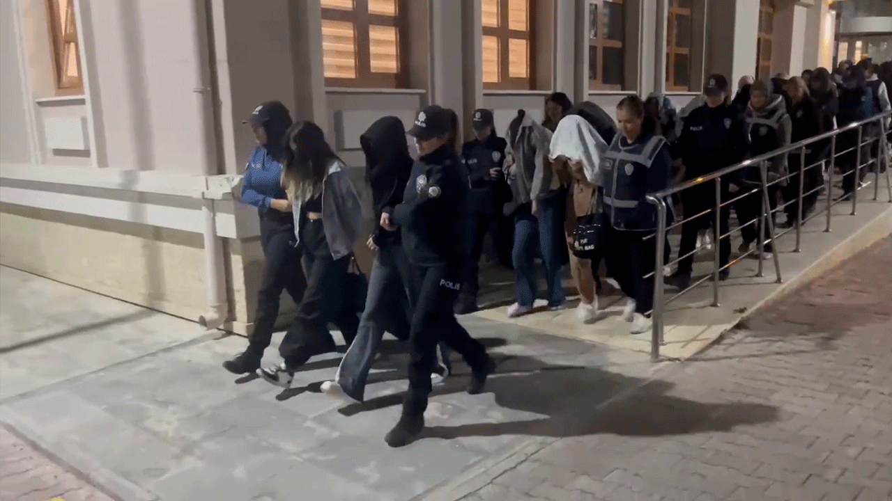 İşte ele geçirilenler! Fuhuş yuvalarına baskın