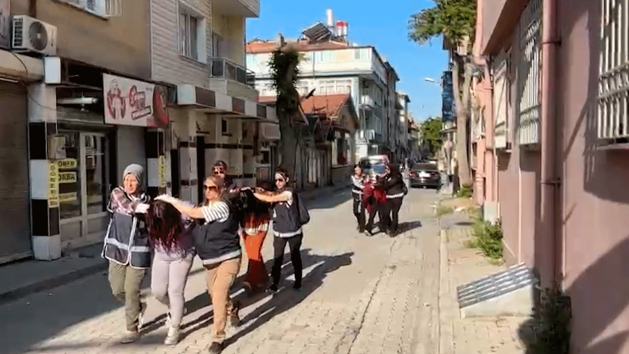 Foto - İşte ele geçirilenler! Fuhuş yuvalarına baskın