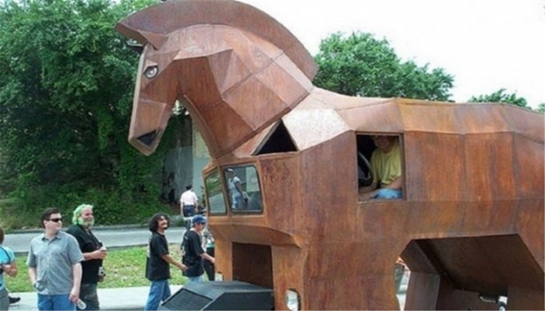 Foto - İşte en çılgın modifiye otomobiller