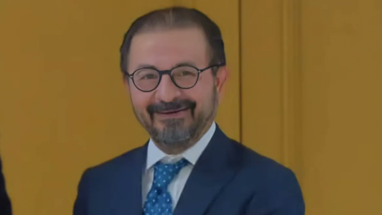 Foto - İşte ev ve işyerinde ele geçirilenler! MKE eski başkanına casusluk gözaltısı