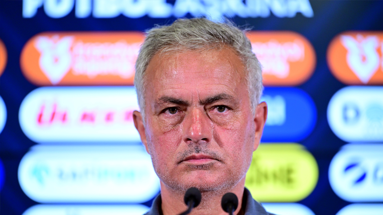 İşte Fenerbahçe’nin en büyük derdi: Mourinho bir türlü çare bulamadı: Taraftarlar kahroldu…