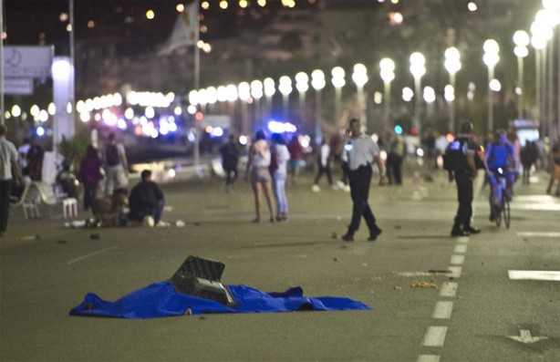 Foto - İşte Fransız basınının sakladığı Nice saldırısının dehşet görüntüleri